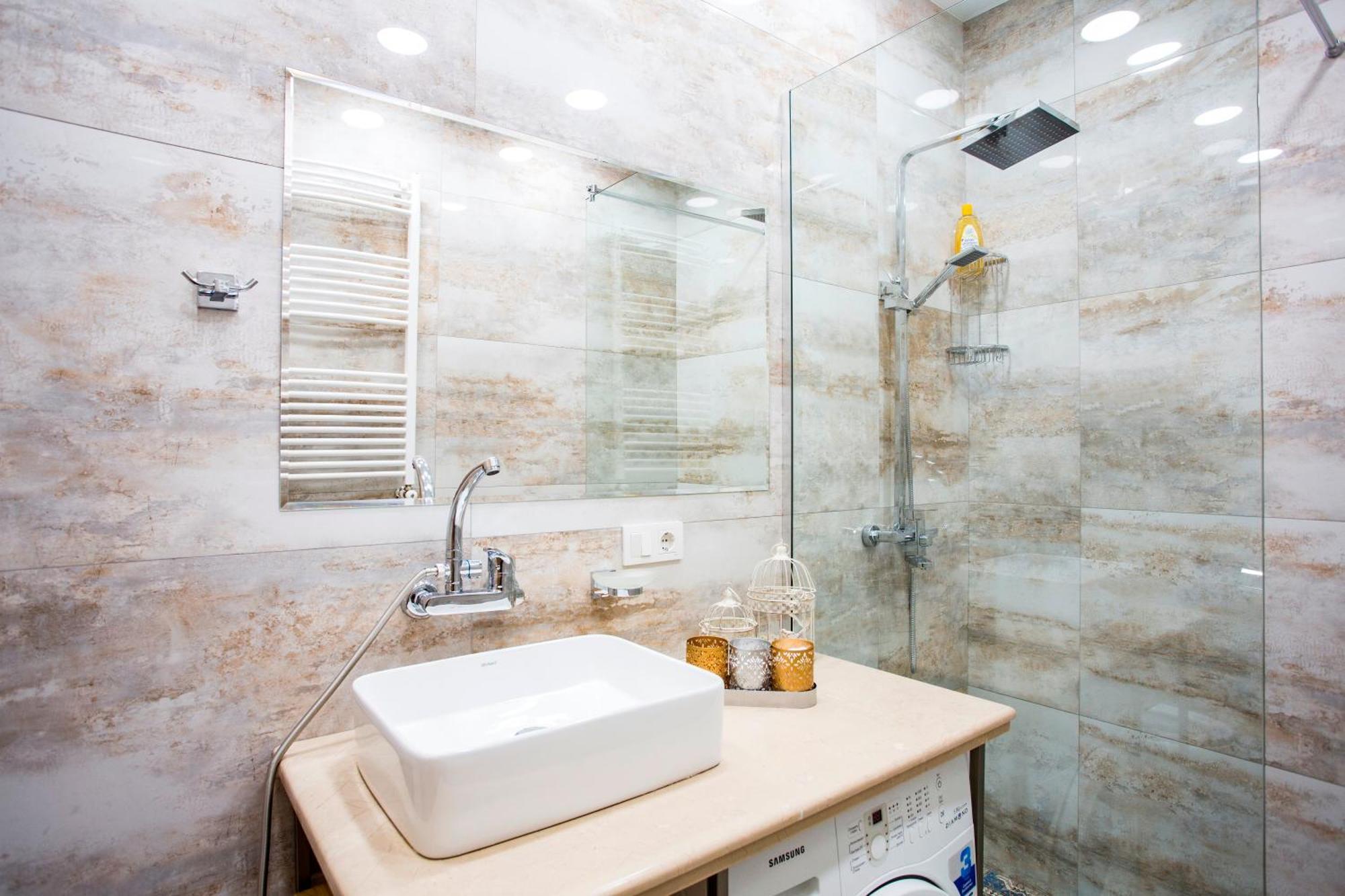 Yellow Apartment In Avlabari Tbilisi Exterior foto
